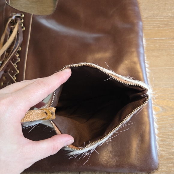 Brown and White Leather Purse - Picture 8 of 8